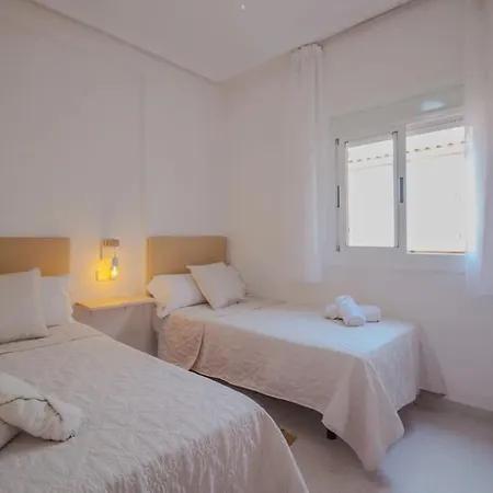 Apartment En Con Piscina Y A 100 Metros De La Playa