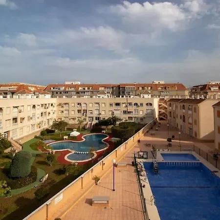 Apartment En Con Piscina Y A 100 Metros De La Playa Torrevieja