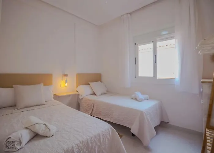 Apartamento En Con Piscina Y A 100 Metros De La Playa