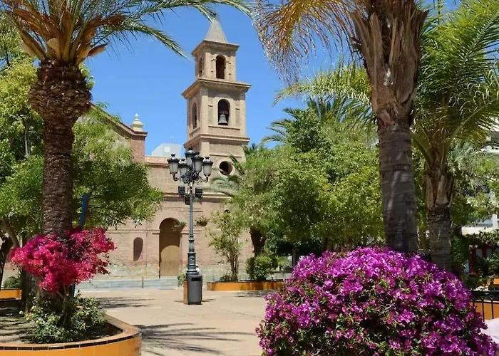 En Con Piscina Y A 100 Metros De La Playa