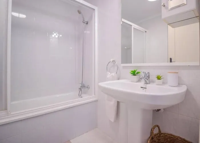 Apartamento En Con Piscina Y A 100 Metros De La Playa *