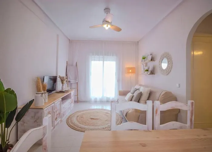 En Con Piscina Y A 100 Metros De La Playa Apartamento Torrevieja