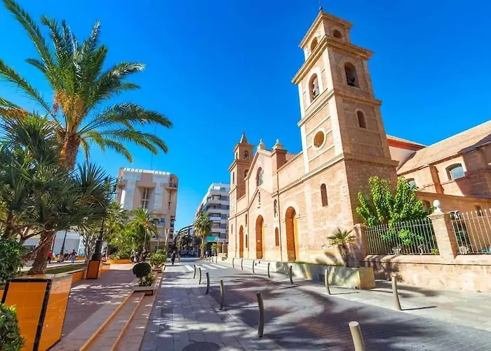 En Con Piscina Y A 100 Metros De La Playa * Torrevieja