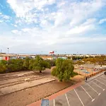 En Con Piscina Y A 100 Metros De La Playa Appartement *